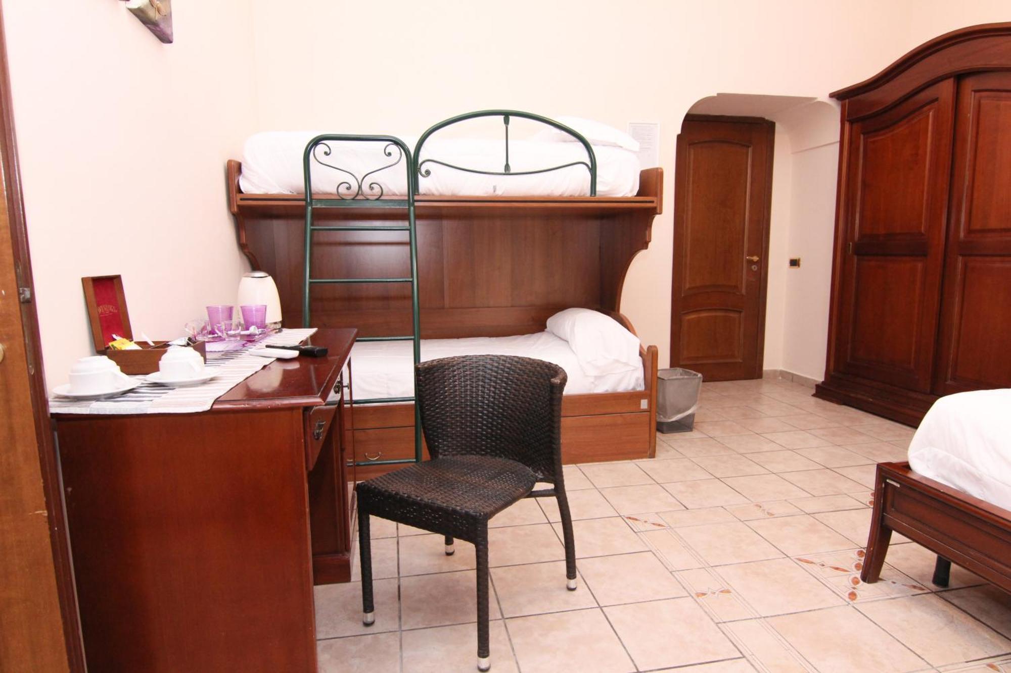 Del Corso Couette-café Naples