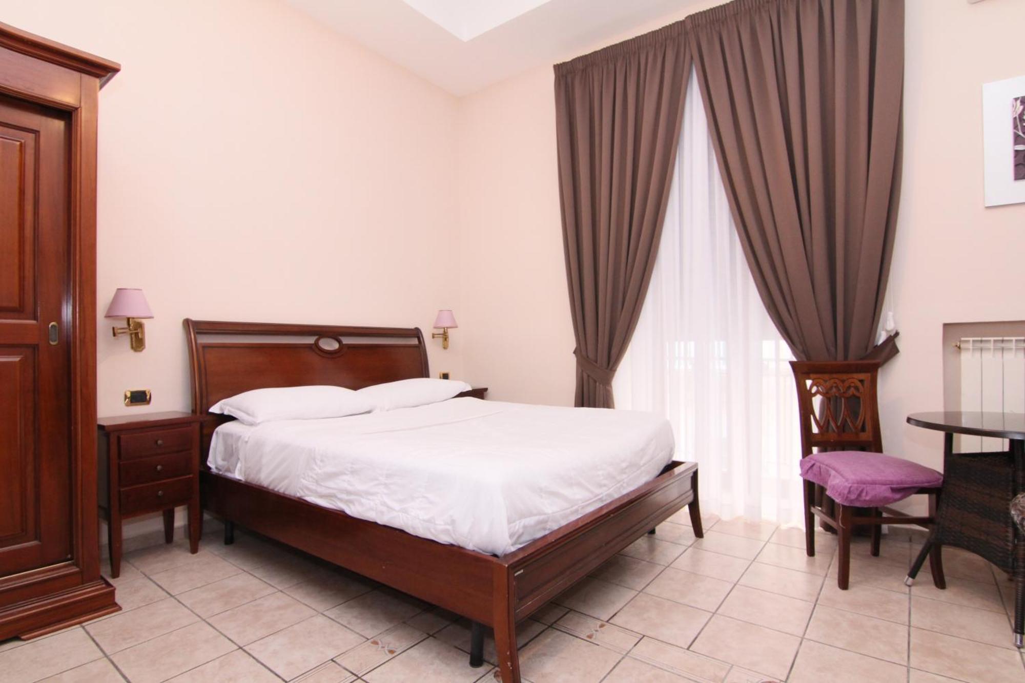 Del Corso Couette-café 2*
